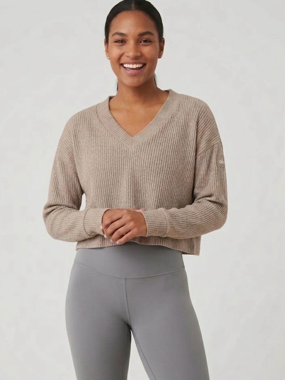 Alo Yoga Muse V-Neck Pullover Sweater Medium Taupe Beige Ribbed Cropped